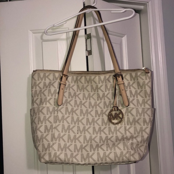 Michael Kors Handbags - Michael Kors Bag